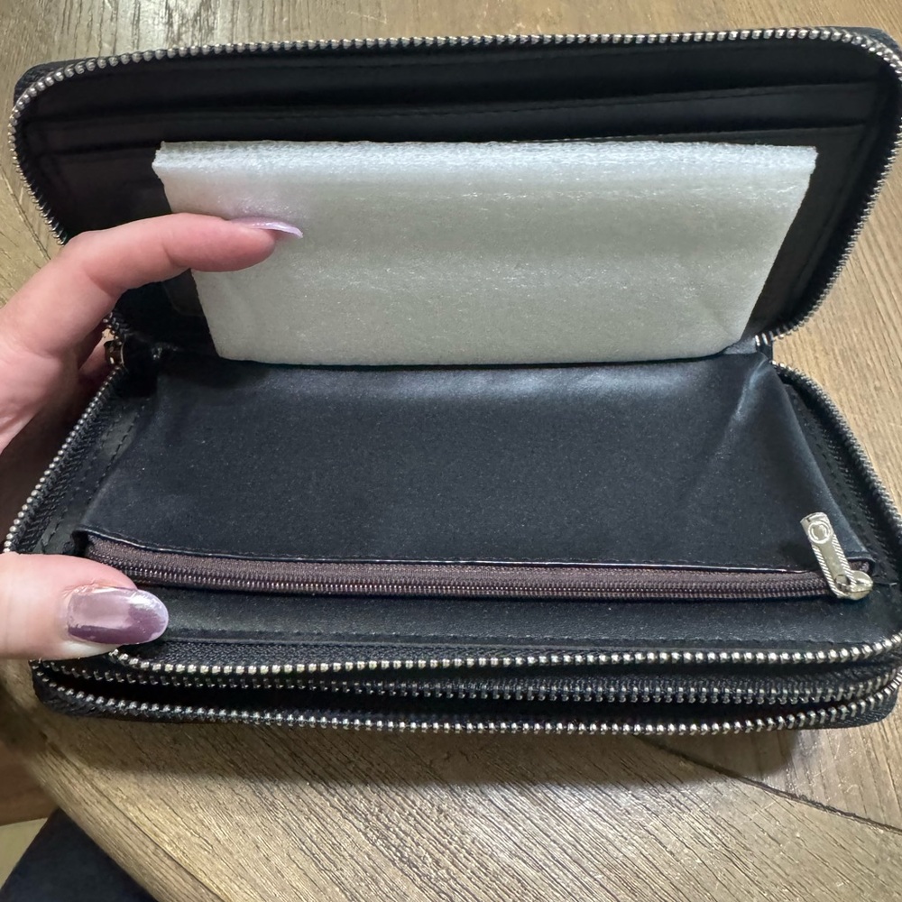 Men’s Black Zip-Around Wallet - Picture 9 of 10